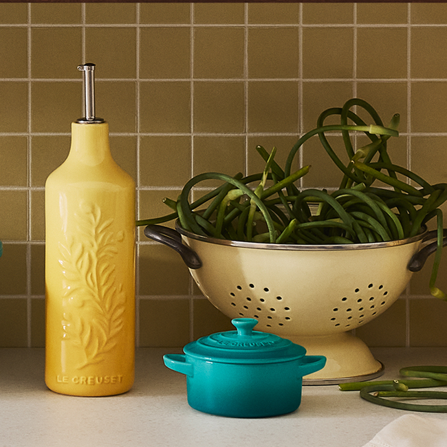 Mini Round Cocotte, view 5